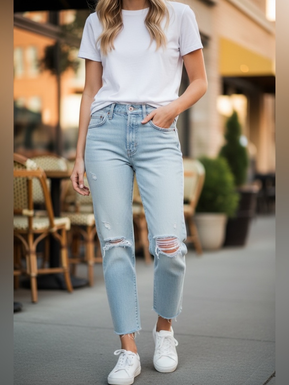 Levi’s 501 Light Wash Distressed Ankle Jeans 27W 28L